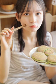 扒开腿挺进湿润的花苞HD视频